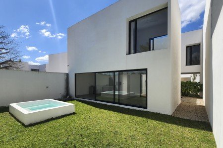 Casa en venta en Cholul Merida Oasis residencial 3 recamaras y alberca